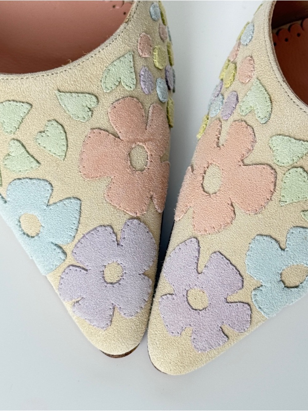 Vintage Manolo Blahnik pastel floral patchwork suede heeled mules, US 4.5, NIB - Picture 5 of 7